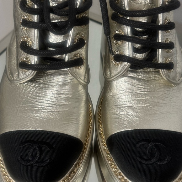 CHANEL BOOTS - Picture 10 of 16